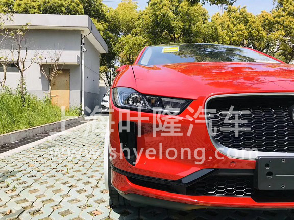 捷豹纯电动SUV 中国红 IPACE.jpg