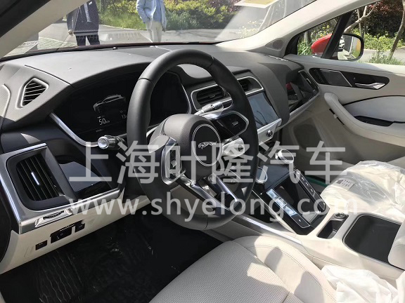 捷豹纯电动SUV 中国红 IPACE.jpg