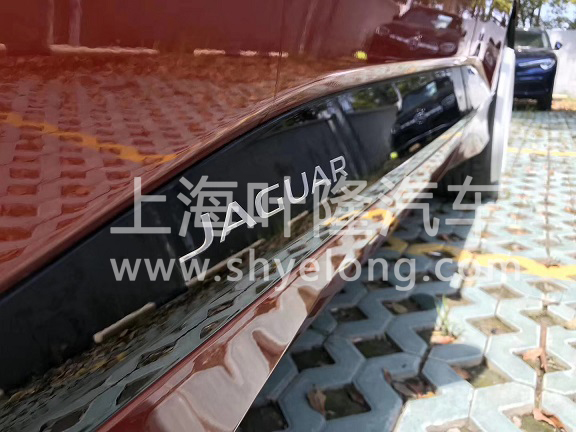 捷豹纯电动SUV 中国红 IPACE.jpg