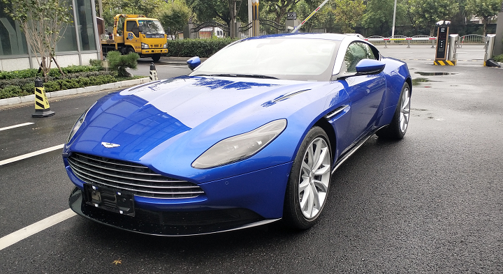 阿斯顿马丁 DB11 (8).png