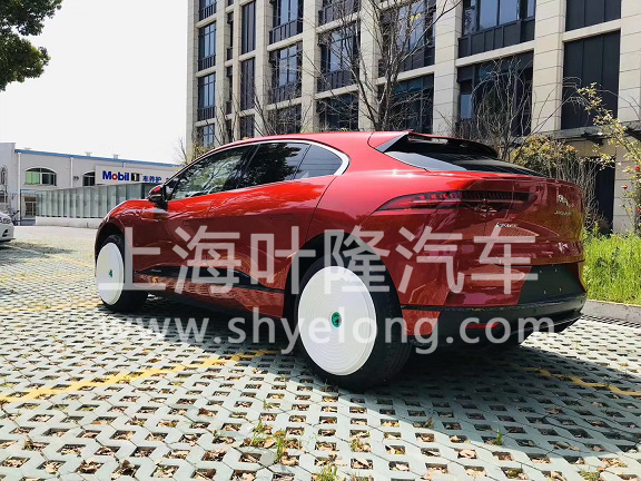 捷豹纯电动SUV 中国红 IPACE.jpg
