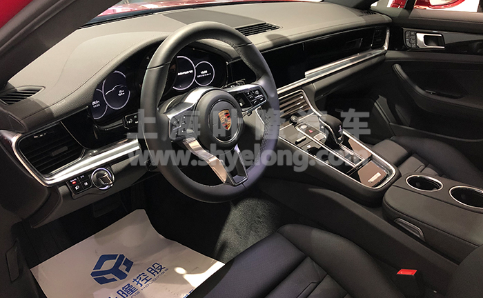 叶隆保时捷中心panamera红黑现车实拍05.jpg