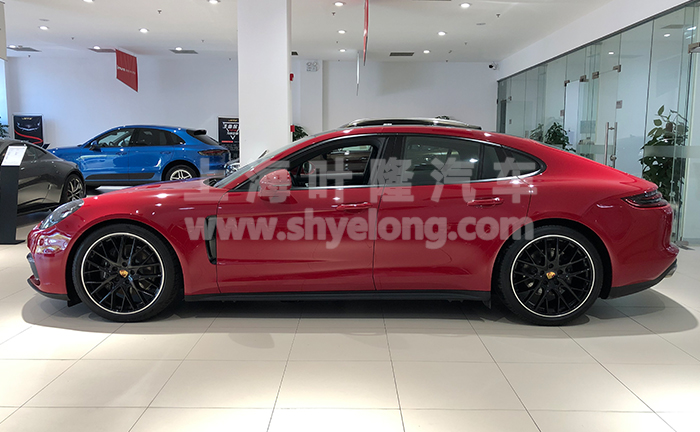 叶隆保时捷中心panamera红黑现车实拍02.jpg