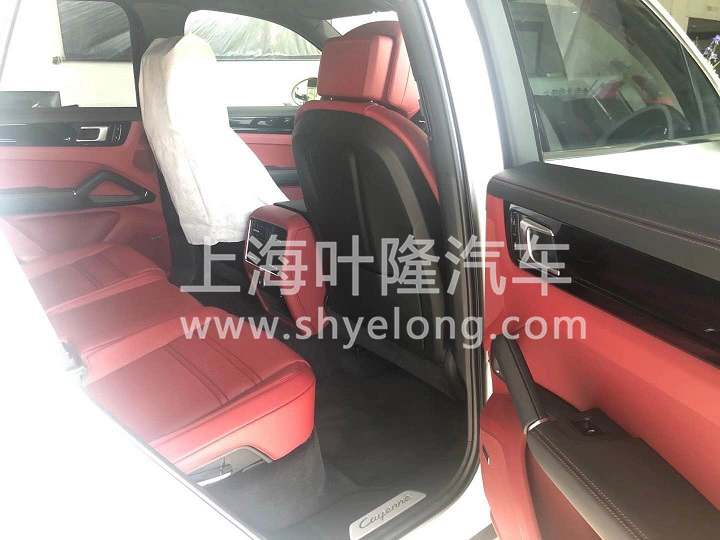 保时捷卡宴S白红展厅现车 (3).jpg