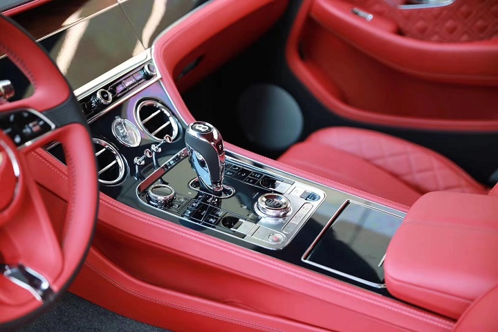 全新 欧陆 GT V8 (1).jpg